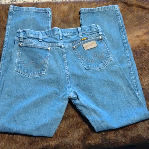Like New Men's Wrangler Cowboy Cut Original Fit Jeans👖 🤠 - Picture 3 of 7